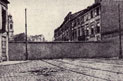Click image for a larger view! Ein Mauerg�rtel 16 km x 3m hat die Juden in dem Warschauer Ghetto von de Au�enwelt getrennt.